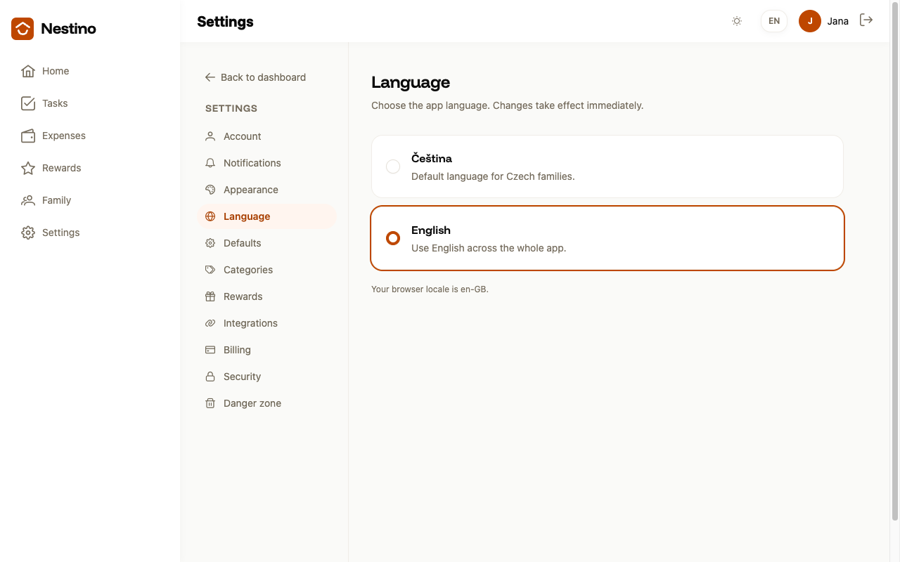 The Language screen with the Čeština and English cards